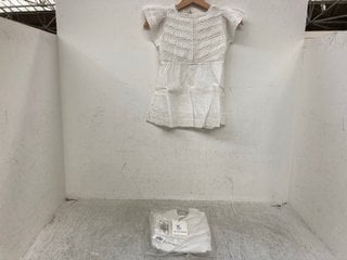 Lot 1309  
            Marchington SR12 - Parcel Delivery Only 

                
2 X THE NEW SOCIETY DOWNEY DRESS IN OFF WHITE - AGE: 3 YEARS: LOCATION - E1