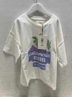 Lot 1317  
            Marchington SR12 - Parcel Delivery Only 

                
2 X THE NEW SOCIETY RANCHO SWEATER IN DAISY PRINT - AGE: 16 YEARS TO INCLUDE CALI...