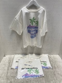 Lot 1320  
            Marchington SR12 - Parcel Delivery Only 

                
4 X THE NEW SOCIETY CALIFORNIA MOTEL T-SHIRTS IN OFF WHITE - AGE: 10 & 12 YEARS: ...