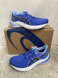 Lot 1335  
            Marchington SR12 - Parcel Delivery Only 

                
ASICS WOMENS GT-2000 12 TRAINERS IN SAPPHIRE/BLACK - UK SIZE: 4.5: LOCATION - E0