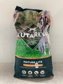 Lot 134  
            Marchington SR12 - Parcel Delivery Only 

                
AUTARKY MATURE LITE DELICIOUS CHICKEN COMPLETE DOG FOOD 12KG - BB: 04/26: LOCATIO...