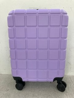 Lot 188  
            Marchington SR12 - Parcel Delivery Only 

                
HARD SHELL SWIVEL CABIN CASE IN LILAC: LOCATION - J16