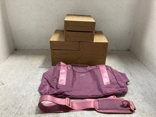 Lot 197  
            Marchington SR12 - Parcel Delivery Only 

                
QTY OF ECOHUB CABIN/HOSPITAL BAGS IN PURPLE: LOCATION - J17