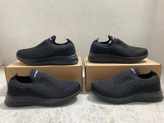 Lot 198  
            Marchington SR12 - Parcel Delivery Only 

                
2 X PAIRS OF STQ SLIP ON TRAINER IN BLACK - UK SIZE: 3: LOCATION - J17