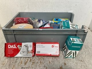 Lot 324  
            Marchington SR12 - Parcel Delivery Only 

                
QTY OF ASSORTED STATIONERY ITEMS TO INCLUDE QTY OF CLASSMATES BALLPOINT PENS IN G...