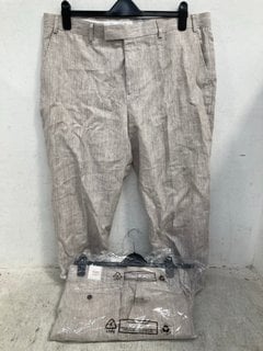 Lot 387  
            Marchington SR12 - Parcel Delivery Only 

                
SELECTED HOMME AXEL DOUBLE BREASTED BLAZER IN NATURAL-UK SIZE 42R -ORIGINAL RRP £...