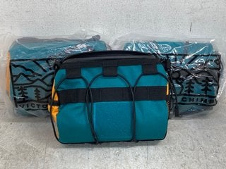Lot 392  
            Marchington SR12 - Parcel Delivery Only 

                
3 X VICTORIA CHIMP OUT THERE BAR BAG IN TEAL/OCHRE - COMBINED RRP: £135.00: LOCAT...