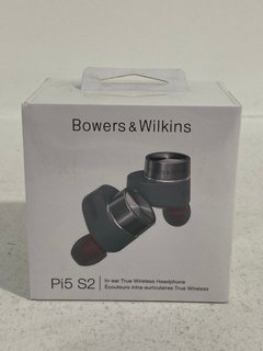 Lot 45  
            Marchington SR12 - Parcel Delivery Only 

                
BOWERS & WILKINS PI5 S2 IN-EAR TRUE WIRELESS HEADPHONE IN STORM GREY - ORIGINAL R...