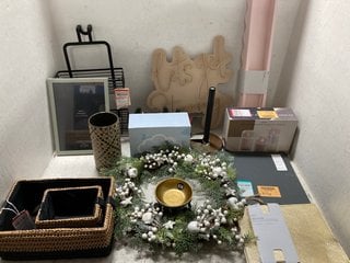 Lot 53  
            Marchington SR12 - Parcel Delivery Only 
                
QTY OF ASSORTED NEXT HOME DECOR ITEMS TO INCLUDE LED WICK CANDLE WAX LEAF DECORAT...