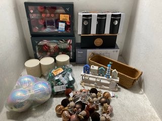 Lot 61  
            Marchington SR12 - Parcel Delivery Only 
                
QTY OF ASSORTED NEXT HOME DECOR ITEMS TO INCLUDE SET OF 3 STORAGE CANISTERS IN BL...