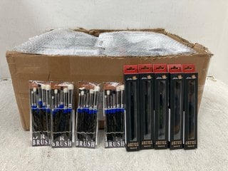 Lot 777  
            Marchington SR12 - Parcel Delivery Only 

                
QTY OF GOLDEN MAPLE DRY PAINT BRUSHES FOR FIGURINES: LOCATION - H5