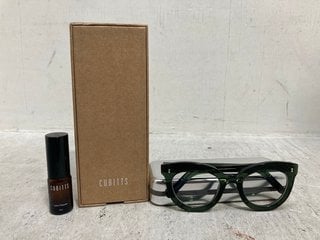 Lot 858  
            Marchington SR12 - Parcel Delivery Only 

                
CUBITTS GREEN FRAME CHUNKY GLASSES WITH CLOTH AND LENS CLEANER: LOCATION - H9