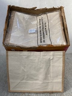 Lot 920  
            Marchington SR12 - Parcel Delivery Only 
                
QTY OF TOTE BAGS: LOCATION - H12
