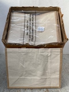 Lot 921  
            Marchington SR12 - Parcel Delivery Only 

                
QTY OF TOTE BAGS: LOCATION - H12