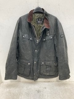 Lot 938  
            Marchington SR12 - Parcel Delivery Only 

                
BARBOUR DUKE WAX JACKET IN SAGE - SIZE LARGE - RRP: £269.00: LOCATION - H13