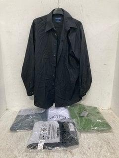 Lot 952  
            Marchington SR12 - Parcel Delivery Only 

                
QTY OF ASSORTED CLOTHING ITEMS TO INCLUDE MENS ENERGY MILER T-SHIRT IN SMOKY GREY...