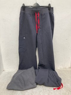 Lot 953  
            Marchington SR12 - Parcel Delivery Only 

                
3 X ASSORTED PAIRS OF SCRUB TROUSERS TO INCLUDE FIGS ISABEL HIGH WAISTED WIDE LEG...