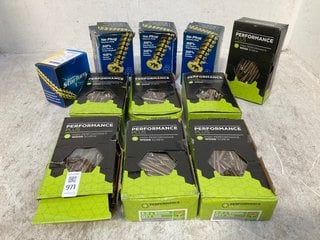 Lot 971  
            Marchington SR12 - Parcel Delivery Only 

                
QTY OF ASSORTED DIY ITEMS TO INCLUDE PERFORMANCE PLUS WOOD SCREWS: LOCATION - H14