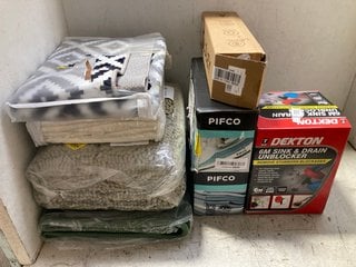 Lot 1056  
            Marchington SR16 - Parcel Delivery Only 

                
8 X ASSORTED HOUSEHOLD ITEMS TO INCLUDE DEKTON 6M SINK & DRAIN UNBLOCKER - REMOVE...