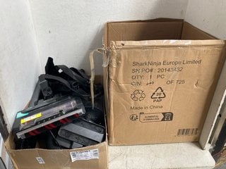 Lot 1110  
            Marchington SR16 - Parcel Delivery Only 

                
3 X ASSORTED HOUSEHOLD ITEMS TO INCLUDE SHARK DUO CLEAN ANTI HAIR WRAP PLUS VACUU...