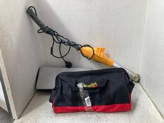 Lot 1165  
            Marchington SR16 - Parcel Delivery Only 

                
3 X ASSORTED ITEMS TO INCLUDE MEGUIARS DUAL ACTION DA CAR MACHINE POLISHER - MT32...