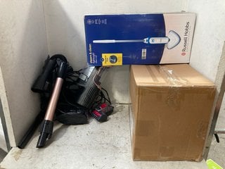 Lot 1169  
            Marchington SR16 - Parcel Delivery Only 

                
QTY OF ASSORTED HOUSEHOLD ITEMS TO INCLUDE VAX SPOTWASH SPOT CLEANER: LOCATION - ...