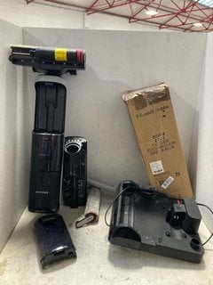 Lot 1189  
            Marchington SR16 - Parcel Delivery Only 

                
DREAME H12 PRO WET DRY VACUUM CLEANER TO INCLUDE RUSSELL HOBBS ZOOM 2 IN 1 CORDED...