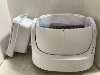 Lot 1245  
            Marchington SR16 - Parcel Delivery Only 

                
AUTOSCOOPER 11 SELF-CLEANING LITTER BOX - ORIGINAL RRP £169: LOCATION - BR1