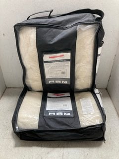 Lot 1430  
            Marchington SR16 - Parcel Delivery Only 

                
2 X THE WHITE COMPANY TODDLER SIZE NATURAL TOPPED FIBER BED COVER: LOCATION - BR15