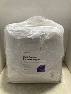 Lot 1442  
            Marchington SR16 - Parcel Delivery Only 

                
SOAK AND SLEEP DUCK FEATHER DOUBLE MATTRESS TOPPER: LOCATION - BR16