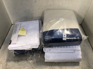 Lot 1443  
            Marchington SR16 - Parcel Delivery Only 

                
4 X ASSORTED BEDDING ITEMS TO INCLUDE SOAK AND SLEEP KING SIZE FRENCH LINEN DUVET...