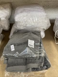 Lot 1455  
            Marchington SR16 - Parcel Delivery Only 

                
4 X ASSORTED HOUSEHOLD ITEMS TO INCLUDE SUNK AND SLEEP LUXURY MATTRESS PROTECTOR:...