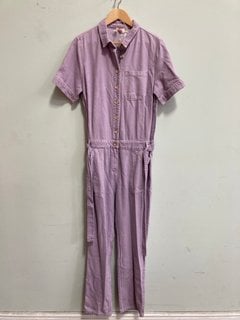 Lot 1045  
            Marchington SR11 - Parcel Delivery Only 

                
ARMOUR LUX WOMENS COMBINAISON JUMPSUIT IN PURPLE - UK L - ORIGINAL RRP £230.00: L...