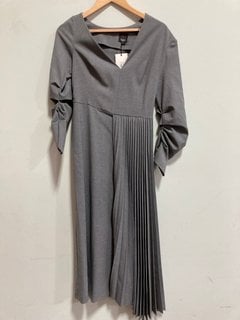 Lot 1059  
            Marchington SR11 - Parcel Delivery Only 

                
JOHN LEWIS X A.W.A.K.E MODE ASYMMETRIC DRESS IN GREY - UK 6 - ORIGINAL RRP £249.0...