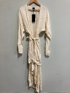 Lot 1065  
            Marchington SR11 - Parcel Delivery Only 

                
JOHN LEWIS X A.W.A.K.E MODE DECONSTRUCT DRESS IN WHITE - UK 10 - ORIGINAL RRP £26...