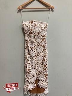 Lot 1074  
            Marchington SR11 - Parcel Delivery Only 

                
ELLIATT NIGHT DRESS IN WHITE - UK XS - ORIGINAL RRP £465.00: LOCATION - BR3