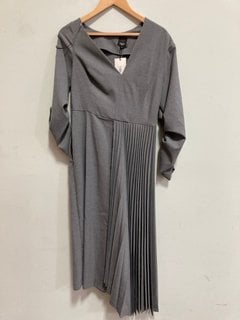Lot 1075  
            Marchington SR11 - Parcel Delivery Only 

                
JOHN LEWIS X A.W.A.K.E MODE ASYMMETRIC DRESS IN GREY - UK 10 - ORIGINAL RRP £249....