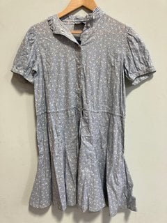 Lot 1078  
            Marchington SR11 - Parcel Delivery Only 

                
RALPH LAUREN LONG SLEEVE KOPIN DRESS IN BLUE - UK 8 - ORIGINAL RRP £319.00: LOCAT...