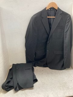 Lot 1086  
            Marchington SR11 - Parcel Delivery Only 

                
SELECTED HOMME SLIM MYLO BLAZER IN GRAPHITE - UK 38R/42S - COMBINED ORIGINAL RRP ...