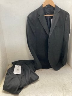 Lot 1088  
            Marchington SR11 - Parcel Delivery Only 

                
SELECTED HOMME SLIM MYLO BLAZER IN GRAPHITE - UK 38R TO ALSO INCLUDE SELECTED HOM...