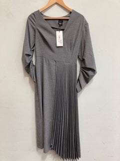 Lot 1104  
            Marchington SR11 - Parcel Delivery Only 

                
JOHN LEWIS X A.W.A.K.E MODE ASYMMETRIC DRESS IN GREY - UK 8 - ORIGINAL RRP £249.0...