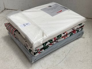 Lot 1139  
            Marchington SR11 - Parcel Delivery Only 

                
3 X ASSORTED JOHN LEWIS & PARTNERS BEDDING ITEMS TO INCLUDE SINGLE CHRISTMAS DUVE...
