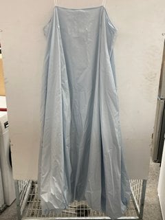 Lot 1153  
            Marchington SR11 - Parcel Delivery Only 

                
GHOSPELL HARPER BUBBLE MIDI DRESS IN BLUE - UK 14: LOCATION - BR8