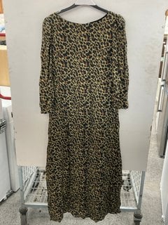 Lot 1154  
            Marchington SR11 - Parcel Delivery Only 

                
OLIVIA RUBIN LARA LEOPARD PRINT DRESS IN BROWN/BLACK - UK 14 - ORIGINAL RRP £350....