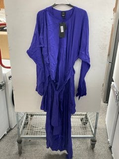 Lot 1157  
            Marchington SR11 - Parcel Delivery Only 

                
JOHN LEWIS X A.W.A.K.E MODE DECONSTRUCT DRESS IN PURPLE - UK 8 - ORIGINAL RRP £26...