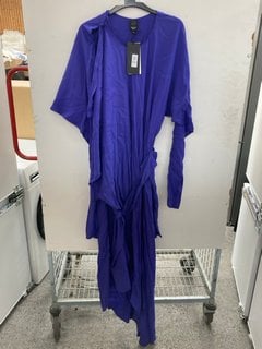 Lot 1172  
            Marchington SR11 - Parcel Delivery Only 

                
JOHN LEWIS X A.W.A.K.E MODE DECONSTRUCT DRESS IN PURPLE - UK 12 - ORIGINAL RRP £2...