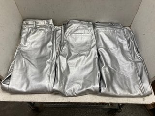 Lot 1178  
            Marchington SR11 - Parcel Delivery Only 

                
3 X JOHN LEWIS & PARTNERS ANYDAY STRAIGHT LEG TROUSERS IN SILVER - UK 12: LOCATIO...