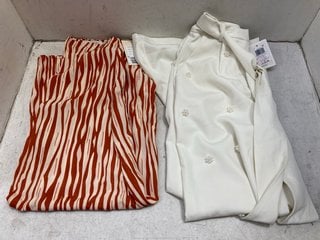 Lot 1186  
            Marchington SR11 - Parcel Delivery Only 

                
SUMMERY COPENHAGEN ARLO SKIRT IN BURNT ORANGE/CREAM - UK S - ORIGINAL RRP £135.00...