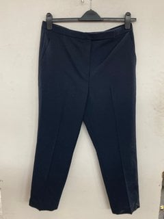 Lot 1193  
            Marchington SR11 - Parcel Delivery Only 

                
THEORY HW SLIM CROPPED TROUSERS IN NAVY - UK 12 - ORIGINAL RRP £275.00: LOCATION ...