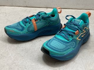 Lot 1202  
            Marchington SR11 - Parcel Delivery Only 

                
NEW BALANCE HIERRO TRAIL RUNNING SHOES IN BLUE - UK 4 - ORIGINAL RRP £140.00: LOC...